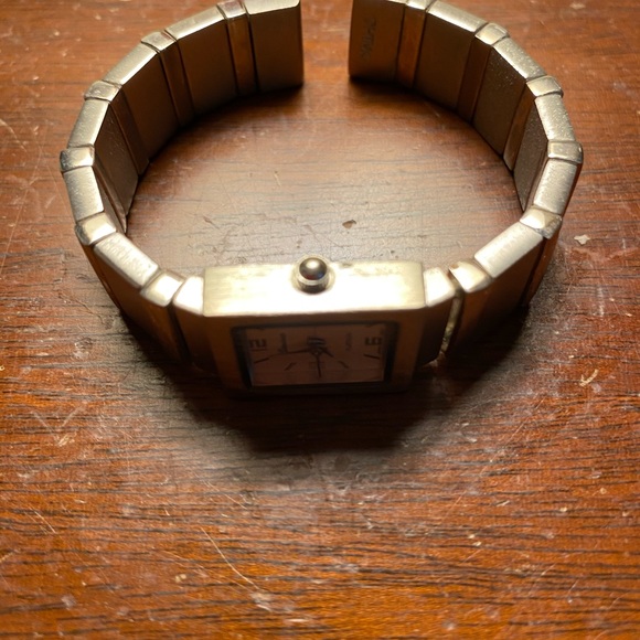 Watch - Picture 3 of 3